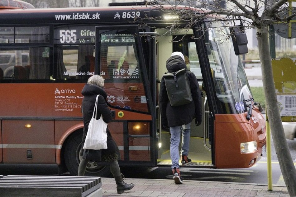 Ilustračný obrázok k článku Na budúci týždeň POZOR!  Autobusy v Bratislavskom kraji budú premávať v prázdninovom režime