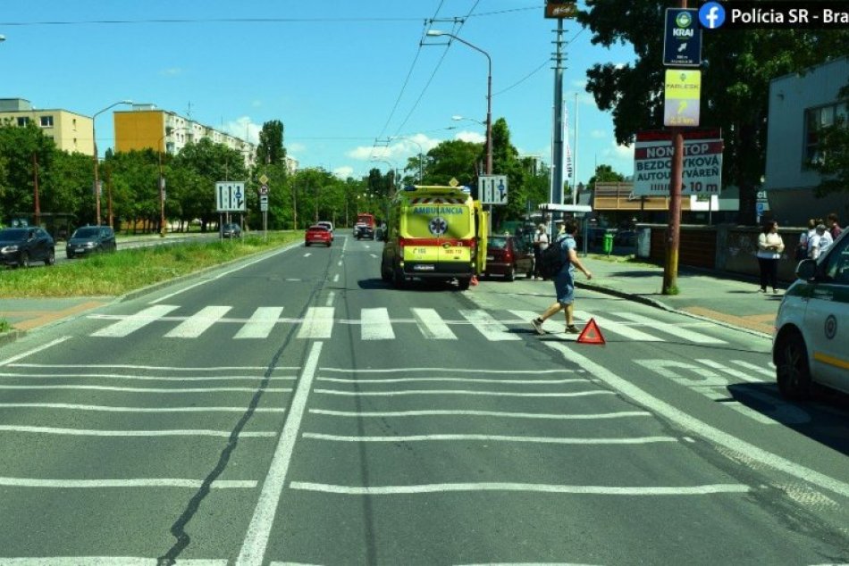 Ilustračný obrázok k článku HAVÁRIA na priechode pre chodcov v Bratislave: Zrazené DIEŤA ratovali záchranári