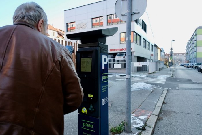 Ilustračný obrázok k článku Chcete zaplatiť za parkovanie a dlho hľadáte automat? Nové pribudnú TÝCHTO miestach v Bratislave