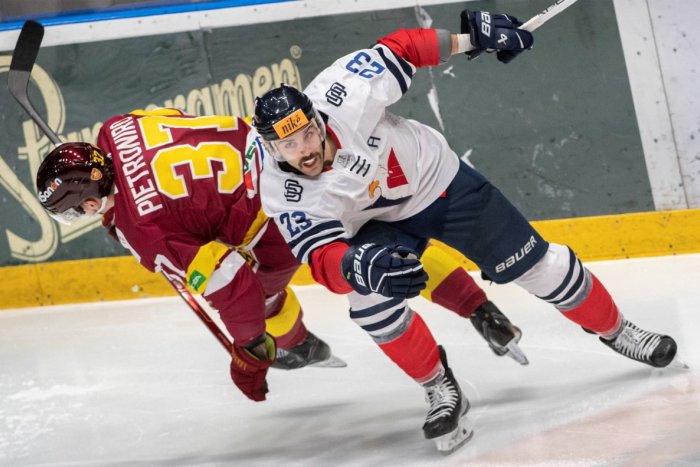 Ilustračný obrázok k článku Hokejovým ŠAMPIÓNOM sú Košice, ale štatistiky ovládol "Bratislavčan" Harris!