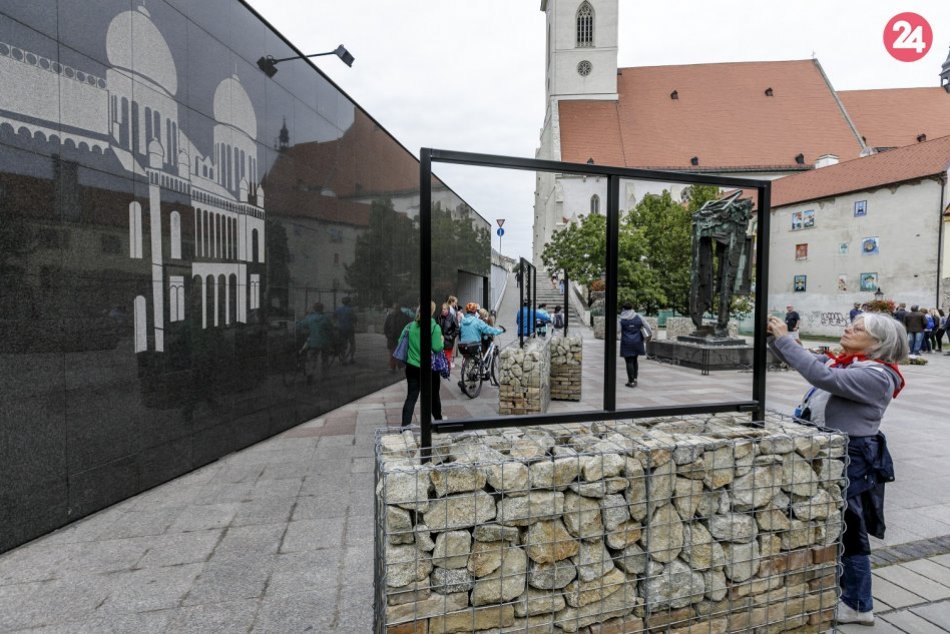 Multimediálny pamätník obetiam holokaustu na Rybnom námestí